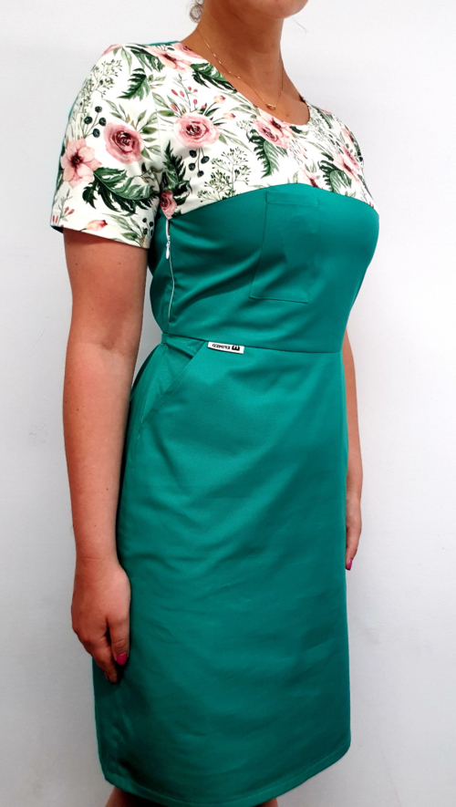 Sukienka medyczna damska taliowana wzór kwiaty zielone EFIMED