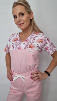 Bluza medyczna damska taliowana wzór wstawka organiczna kwiaty różane kolor różowy BAWEŁNA PREMIUM EFIMED