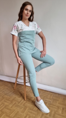 Komplet medyczny damski SCRUBS Bluza Rose + cygaretki SLIM kolor MINT WISKOZA PREMIUM EFIMED