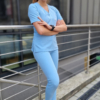 Bluza medyczna damska taliowana z wszytym rękawem kolor SKY BLUE WISKOZA EXTRA PREMIUM EFIMED