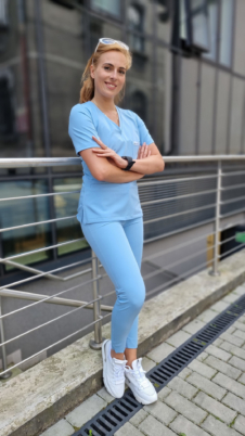 Komplet medyczny damski SCRUBS Bluza wszyty rękaw + Cygaretki SLIM kolor SKY BLUE WISKOZA EXTRA PREMIUM EFIMED