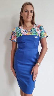 sukienka medyczna damska taliowana wzór kwiaty kolorowe kolor szafir PM EFIMED