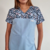 Bluza medyczna damska taliowana wzór wstawka niebieska jarzębina kolor SKY BLUE WISKOZA EXTRA PREMIUM
