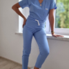 Bluza medyczna damska taliowana jednokolorowa kolor błękit królewski SNC EFIMED