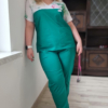Bluza medyczna damska taliowana wzór wstawka pąki róży kolor zielony SNC EFIMED