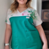 Bluza medyczna damska taliowana wzór wstawka pąki róży kolor zielony SNC EFIMED