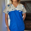 Bluza medyczna damska taliowana wzór wstawka chabry kolor szafir SNC EFIMED
