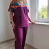 Bluza medyczna damska taliowana wzór wstawka listki jesienne kolor bakłażan SNC EFIMED