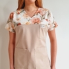 Bluza medyczna damska wstawka kwiaty nude kolor NUDE BASIC EFIMED