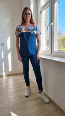 Komplet medyczny damski SCRUBS Bluza bajkowe kwiaty + cygaretki kolor DARK MARINE BASIC EFIMED