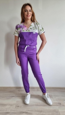 Komplet medyczny damski SCRUBS Bluza fioletowe róże + Jogger kolor DARK LILAC SNC EFIMED