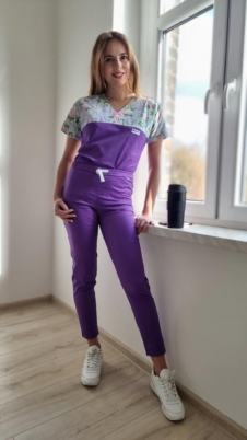 Komplet medyczny damski SCRUBS Bluza szare różyczki + cygaretki kolor DARK LILAC SNC EFIMED