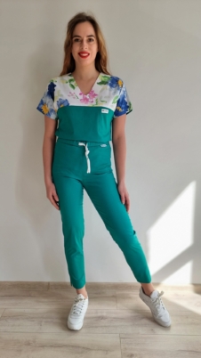 Komplet medyczny damski SCRUBS Bluza kwiaty letnie + cygaretki z kieszeniami kolor ZIELONY SNC EFIMED