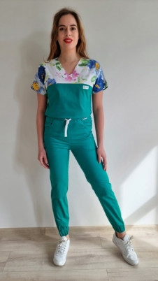 Komplet medyczny damski SCRUBS Bluza kwiaty letnie + Jogger kolor ZIELONY SNC EFIMED