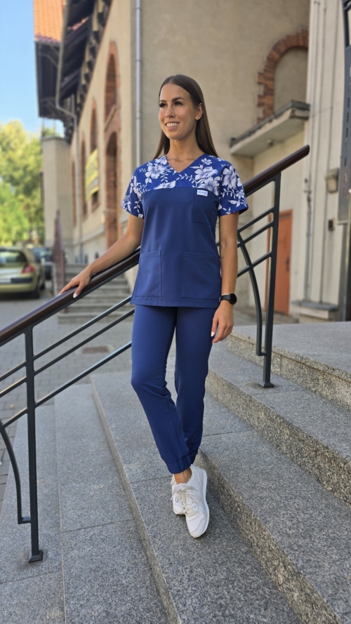 Bluza medyczna damska wstawka KWIATY NIEBIESKIE kolor NAVY BLUE EFIMED