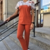 Bluza medyczna damska wstawka JESIENNE KWIATY kolor BURNT ORANGE EFIMED