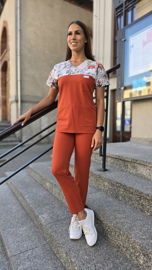 Bluza medyczna damska wstawka JESIENNE KWIATY kolor BURNT ORANGE EFIMED