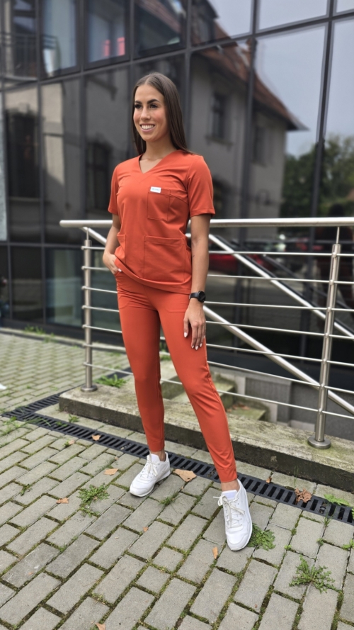 Komplet medyczny damski SCRUBS Bluza + cygaretki z kieszeniami kolor BURNT ORANGE BASIC EFIMED