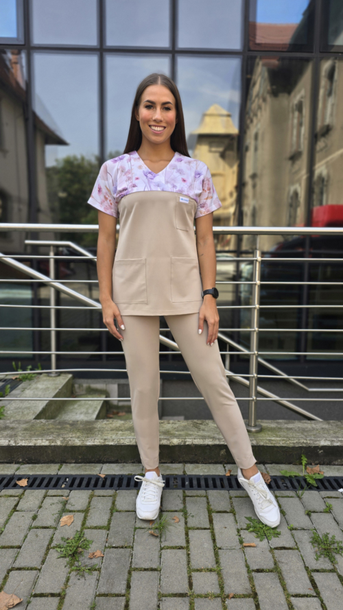 Komplet medyczny damski SCRUBS Bluza delikatna łączka + cygaretki kolor NUDE BASIC EFIMED