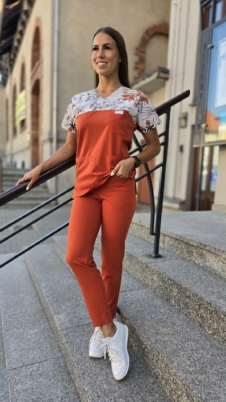 Komplet medyczny damski SCRUBS Bluza wstawka jesienne kwiaty + cygaretki z kieszeniami kolor BURNT ORANGE BASIC EFIMED