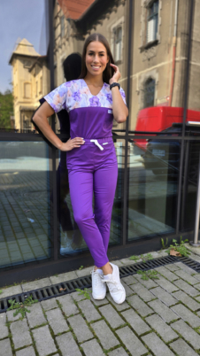 Komplet medyczny damski SCRUBS Bluza kwiaty jesienne + cygaretki kolor DARK LILAC SNC EFIMED