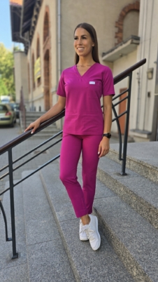 Komplet medyczny damski SCRUBS Bluza taliowana z wszytym rękawem + cygaretki z kieszeniami kolor HOT PINK WISKOZA PRO EFIMED