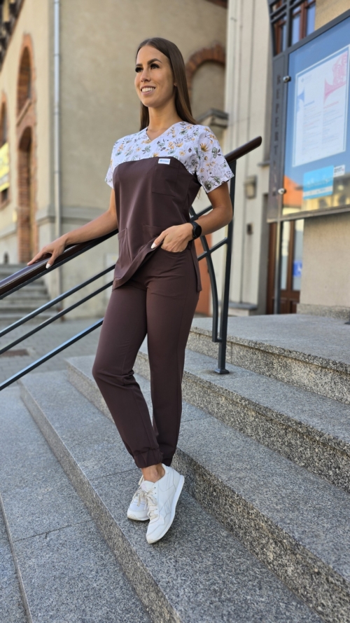 Komplet medyczny damski SCRUBS Bluza łączka + Jogger kolor CHOCO BROWN BASIC EFIMED