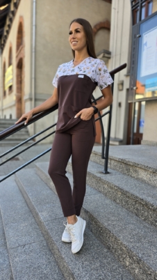 Komplet medyczny damski SCRUBS Bluza łączka + cygaretki z kieszeniami kolor CHOCO BROWN BASIC EFIMED