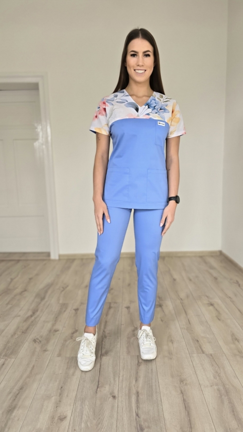 Komplet medyczny damski SCRUBS Bluza kwiaty wiosenne + cygaretki z kieszeniami kolor błękit królewski SNC EFIMED