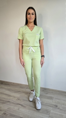 Komplet medyczny damski SCRUBS Bluza taliowana z wszytym rękawem + cygaretki z kieszeniami kolor LIGHT GREEN PRO EFIMED