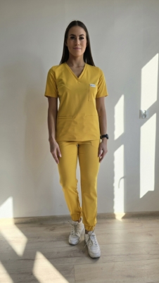 Komplet medyczny damski SCRUBS Bluza taliowana z wszytym rękawem + Jogger kolor YELLOW PRO EFIMED