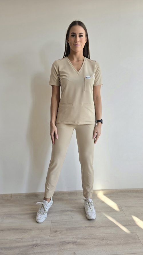 Komplet medyczny damski SCRUBS Bluza taliowana z wszytym rękawem + cygaretki z kieszeniami kolor SAND PRO EFIMED