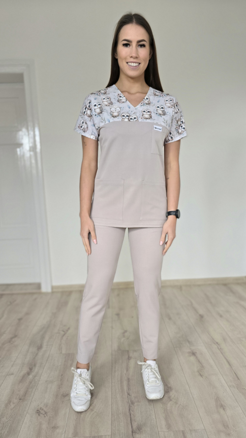 Komplet medyczny damski SCRUBS Bluza wstawka Sówki + cygaretki z kieszeniami kolor mokka PRO EFIMED