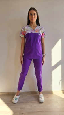 Komplet medyczny damski SCRUBS fioletowe kwiaty + cygaretki z kieszeniami kolor dark lilac SNC EFIMED