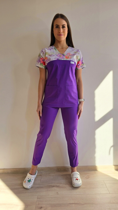 Komplet medyczny damski SCRUBS fioletowe kwiaty + cygaretki z kieszeniami kolor dark lilac SNC EFIMED