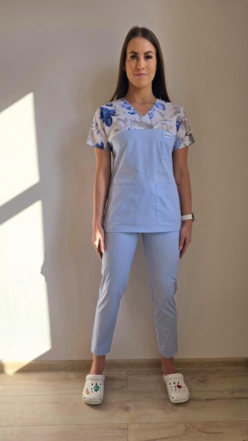Komplet medyczny damski SCRUBS Bluza wstawka kwiaty szafirowe + cygaretki z kieszeniami kolor błękit SNC EFIMED
