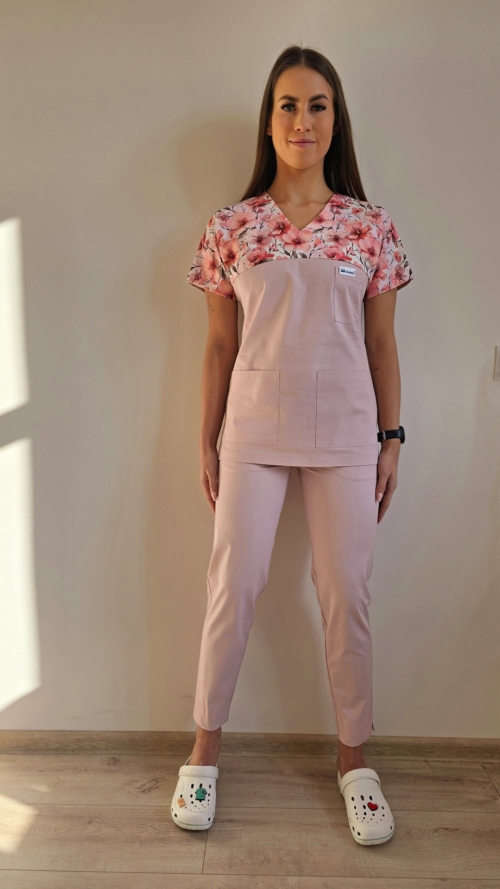 Komplet medyczny damski SCRUBS Bluza wstawka bratki + cygaretki z kieszeniami kolor PUDROWY RÓŻ BAWEŁNA PREMIUM EFIMED