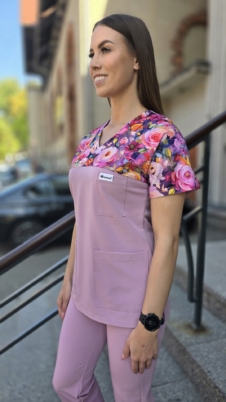 Bluza medyczna damska wstawka róże kolorowe kolor BABY PINK BASIC EFIMED