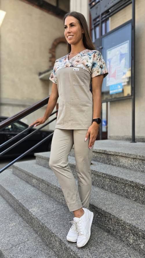 Bluza medyczna damska wstawka letnie kwiaty kolor piaskowy BAWEŁNA PREMIUM EFIMED
