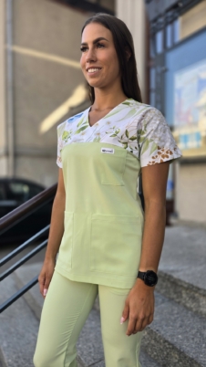 Bluza medyczna damska wstawka letnie stokrotki kolor LIGHT GREEN PRO EFIMED