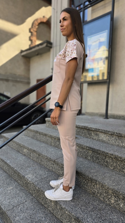 Bluza medyczna damska wstawka stokrotki kolor nude BASIC EFIMED