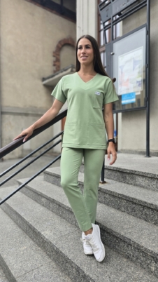 Komplet medyczny damski SCRUBS Bluza + cygaretki z kieszeniami kolor MINT BAWEŁNA ORGANICZNA EFIMED