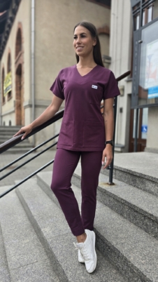 Komplet medyczny damski SCRUBS Bluza + cygaretki z kieszeniami kolor PLUM BAWEŁNA ORGANICZNA EFIMED