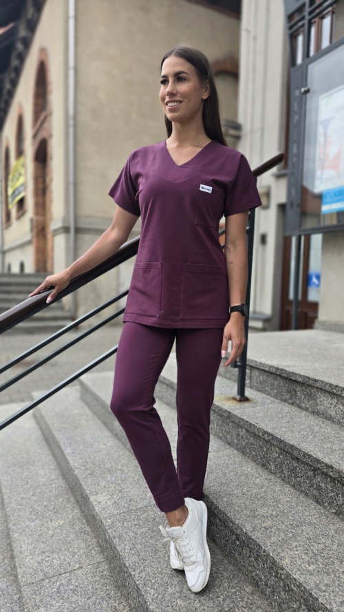 Komplet medyczny damski SCRUBS Bluza + cygaretki z kieszeniami kolor PLUM BAWEŁNA ORGANICZNA EFIMED