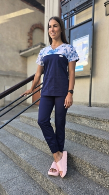 Komplet medyczny damski SCRUBS Bluza wstawka kwiaty niebieskie + joggery kolor granat SNC EFIMED