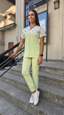 Komplet medyczny damski SCRUBS Bluza wstawka letnie stokrotki + joggery kolor light green PRO EFIMED