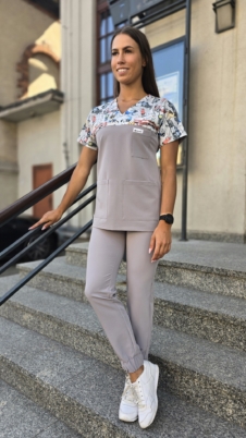 Komplet medyczny damski SCRUBS Bluza wstawka pieski w akcji + joggery kolor fog grey BASIC EFIMED