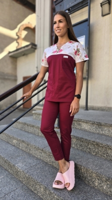 Komplet medyczny damski SCRUBS Bluza wstawka różyczki bordowe + cygaretki z kieszeniami kolor bordo SNC EFIMED