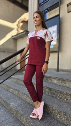Komplet medyczny damski SCRUBS Bluza wstawka różyczki bordowe + joggery kolor bordo SNC EFIMED