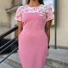 Sukienka medyczna damska taliowana wstawka sweet flowers kolor dusty pink BASIC EFIMED